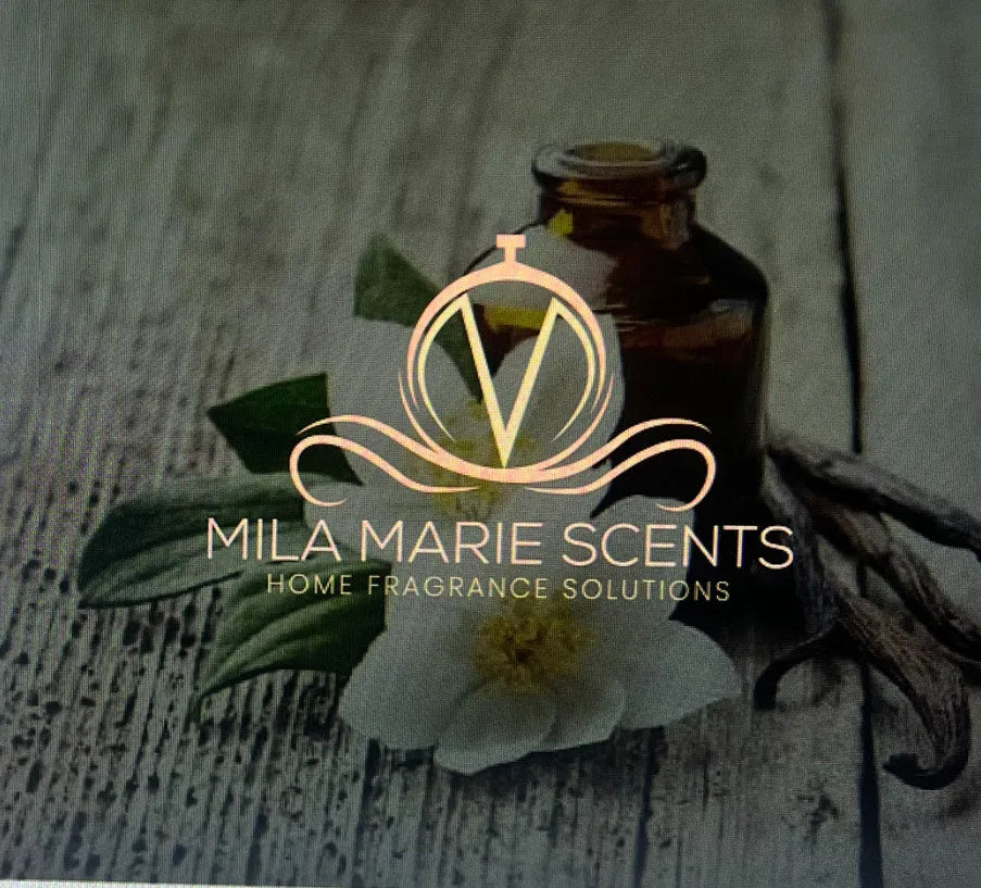 Vintage and mid-century interior with matched wood and leather scent notes